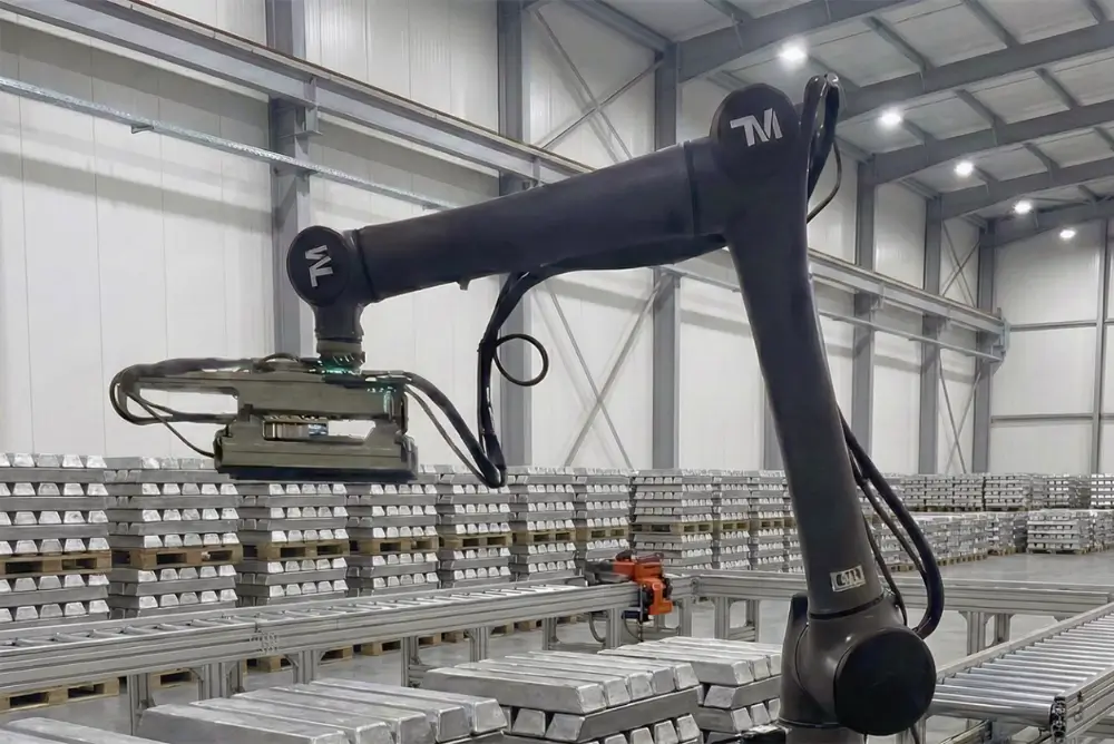 CASE STUDY: AI VISION COBOT GIẢI QUYẾT BÀI TOÁN GẮP PHÔI NHÔM ĐÚC 7KG